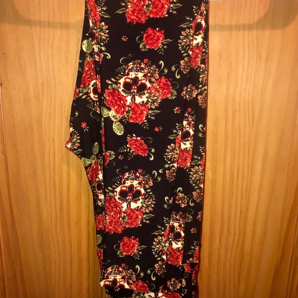 ❌SOLD❌ NWT LLR Sugar Skulls Printed Black Leggings - Picture 7 of 8